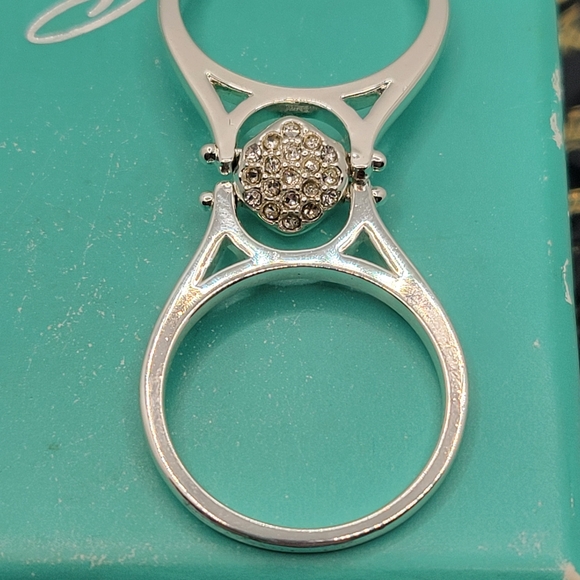 STUNNING FLIP RING - Picture 2 of 6